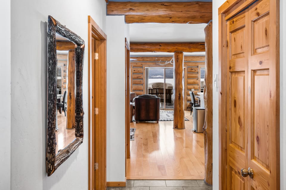 Family House | Living area | 52-inch LED TV with satellite channels, TV