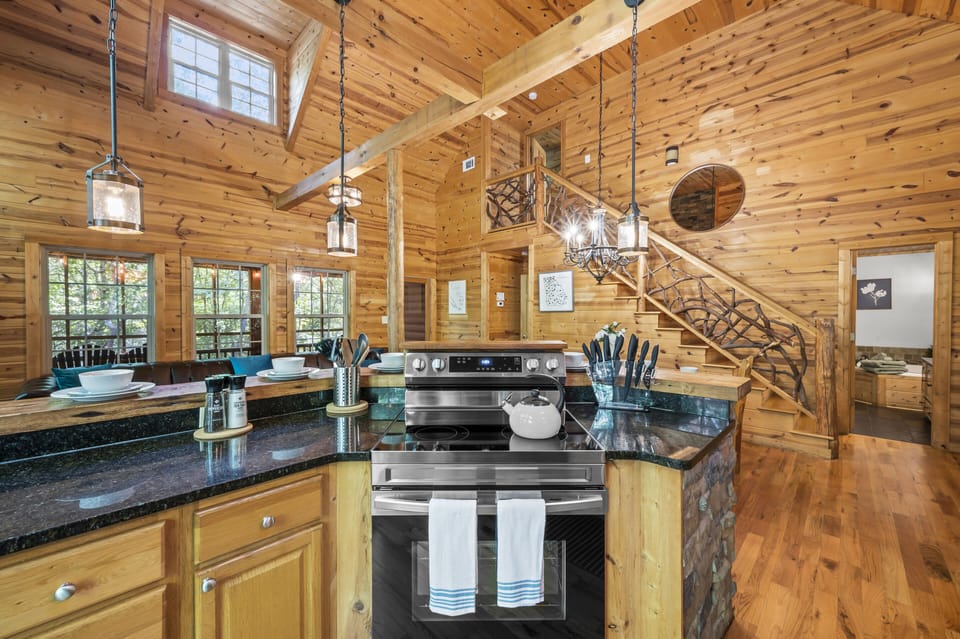Kitchen island - lots of counter space