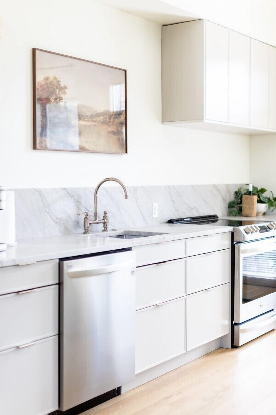 Fully equipped kitchen for all of your cooking needs.