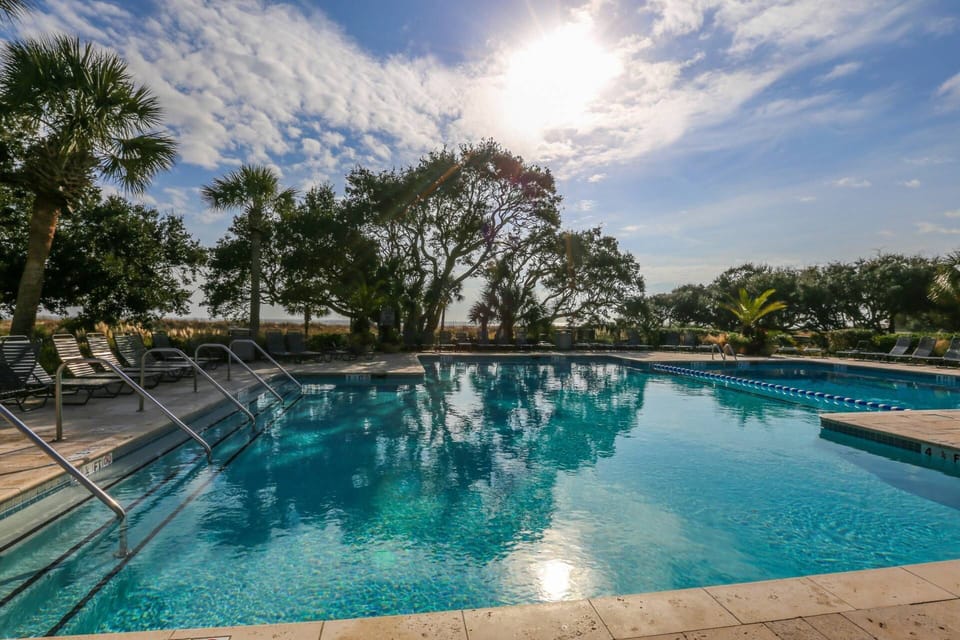 Guests of Ocean Therapy are welcome to access the Shipwatch community pool.