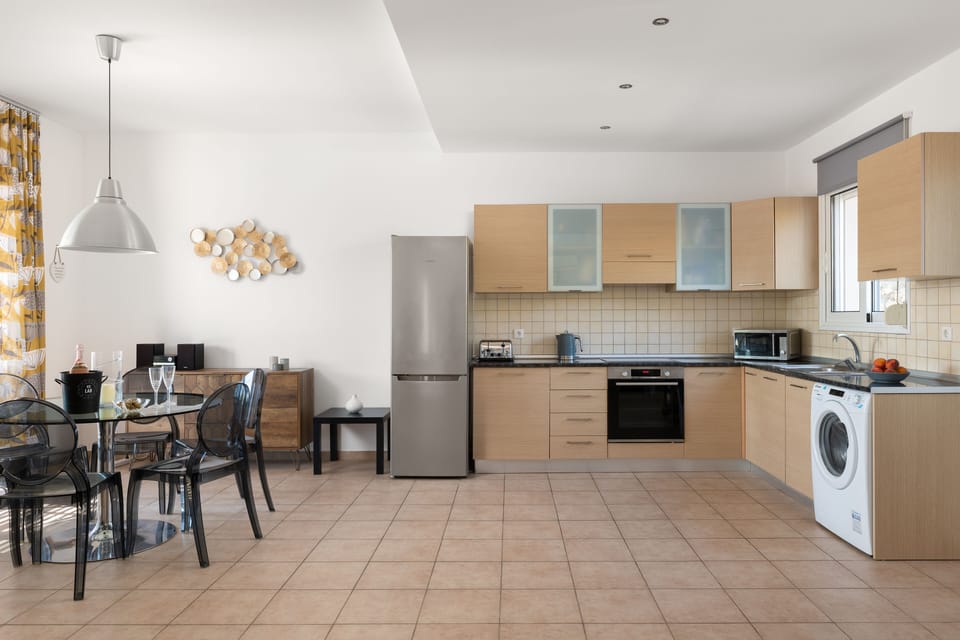 Paradeiso Kitchen Dining Area