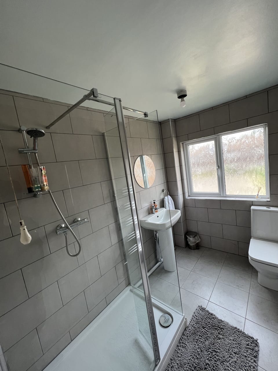 Economy Double Room | Bathroom | Shower, towels