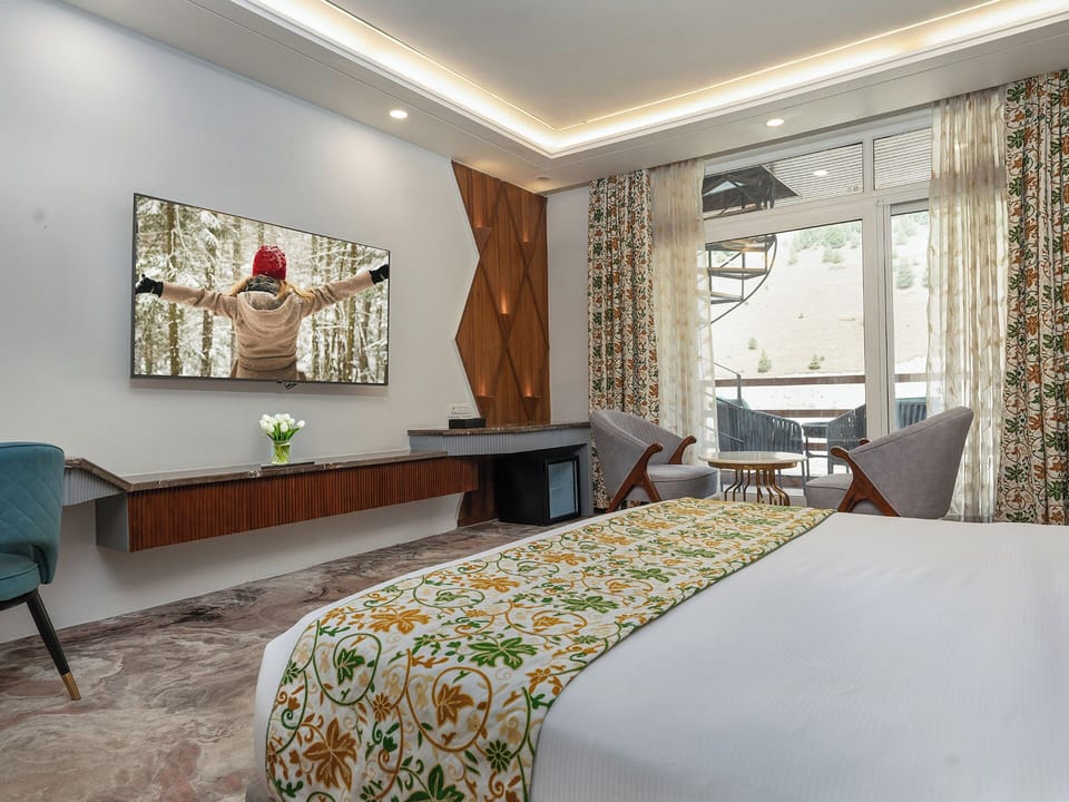 Premium Delight | Laptop workspace, WiFi (free), bed sheets
