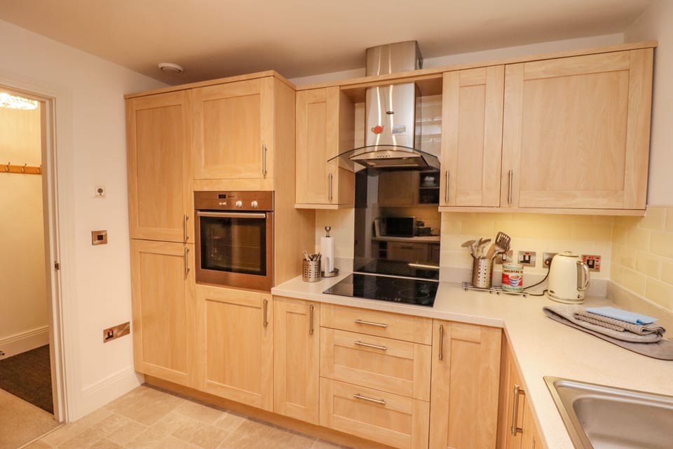 Fridge, dishwasher, electric kettle, toaster