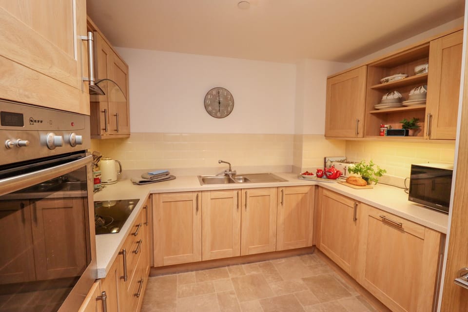 Fridge, dishwasher, electric kettle, toaster