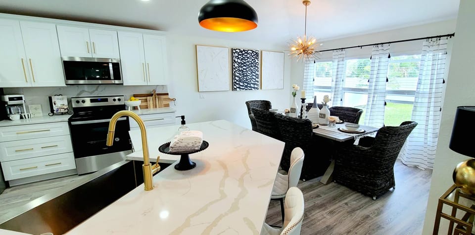 Modern Fully Equipped Kitchen