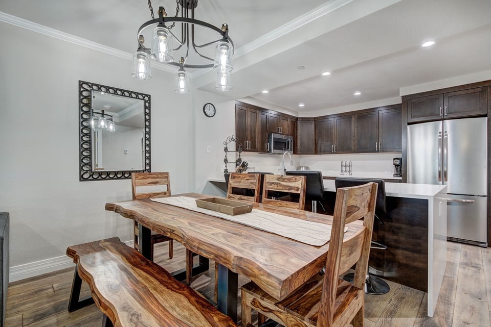 Condo, 3 Bedrooms | Private kitchen | Fridge, oven, coffee/tea maker, toaster