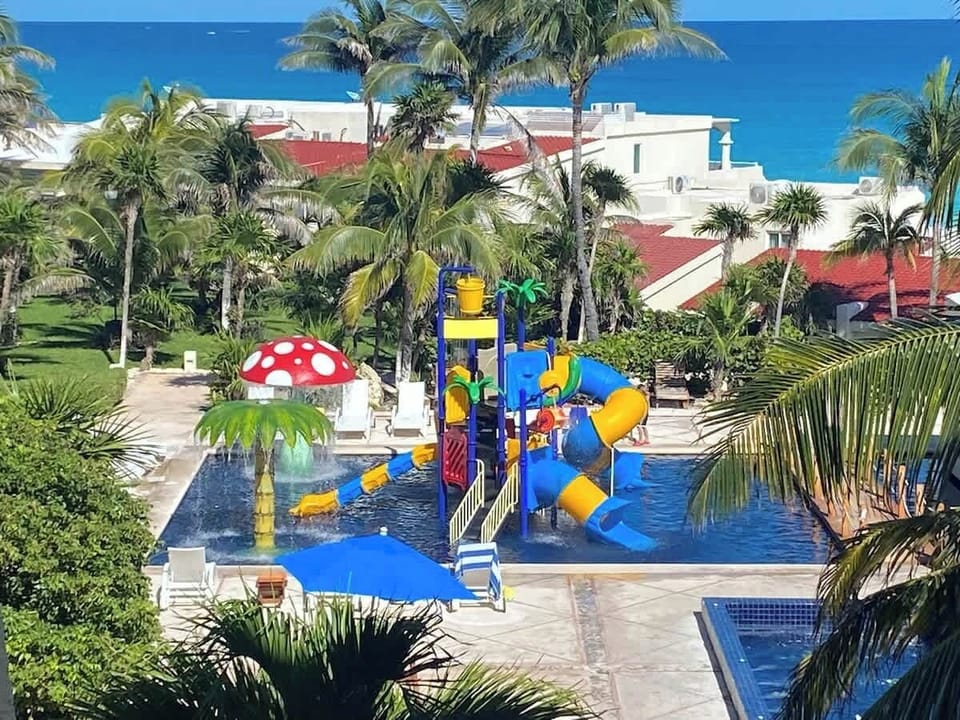 Great Renovated Pool!
