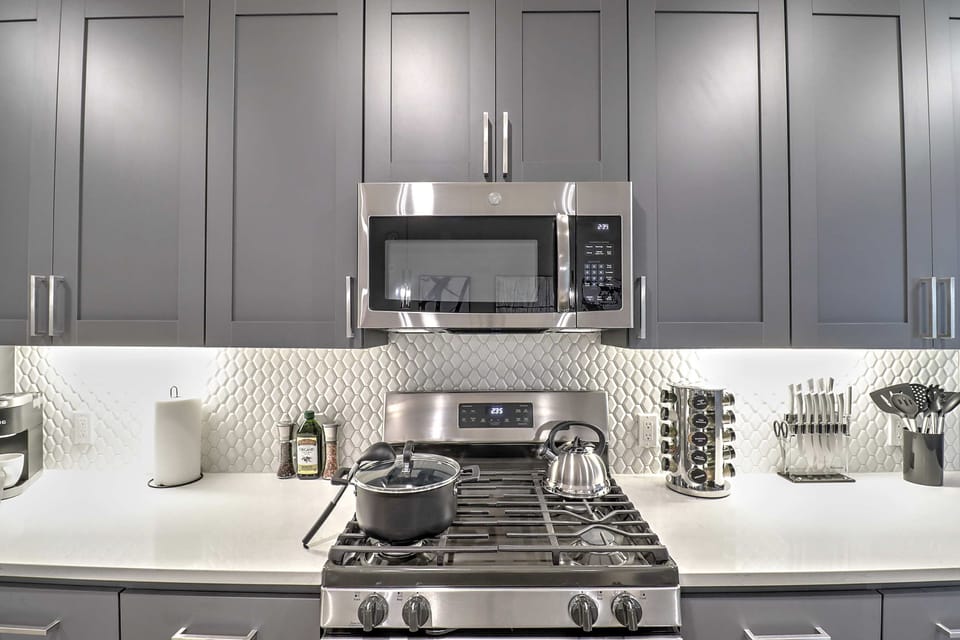 Cooking in style: a minimalist and modern kitchen.