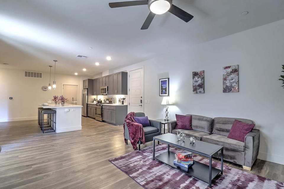 Living area with Sleep Sofa, Fully Equipped Kitchen