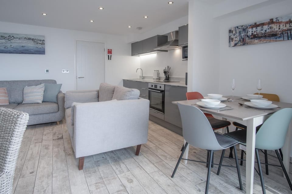 Beach Court - 1 Bedroom Apartment - Saundersfoot (11654)