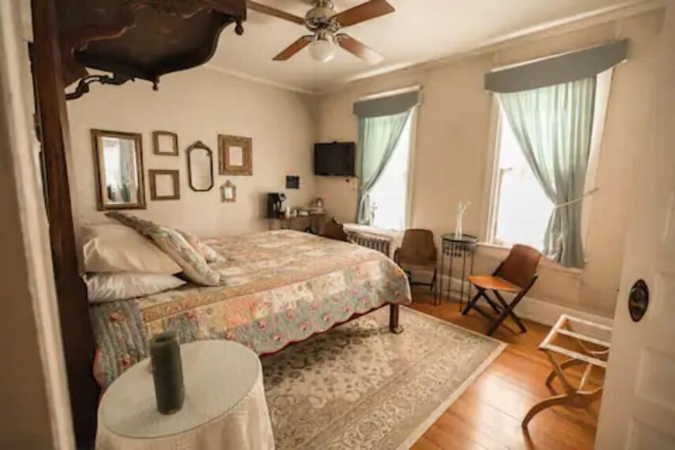 Room | Memory foam beds, WiFi (free), individually decorated