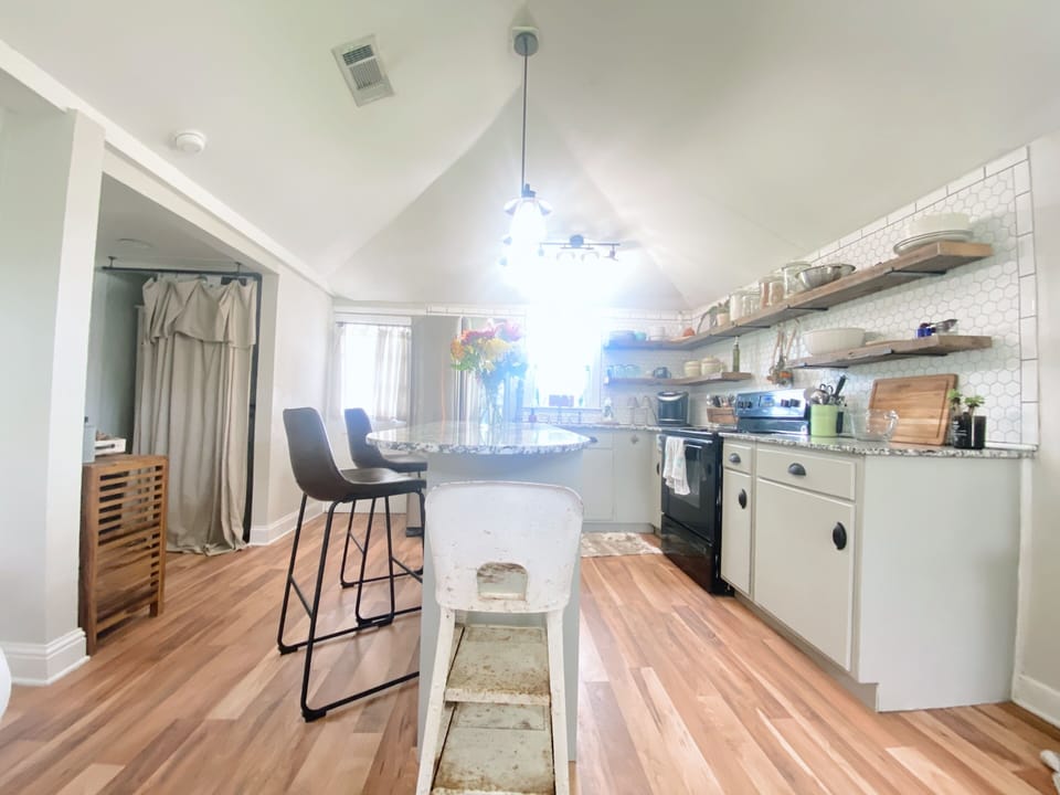 Bright and open kitchen with all the essentials for a delicious meal! 