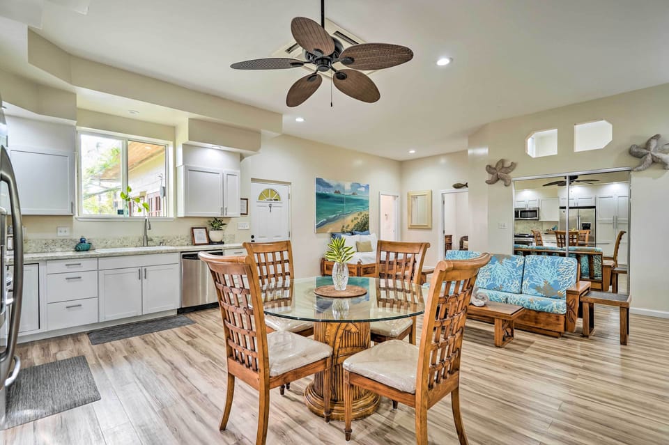 Dining Area | Dishware Provided