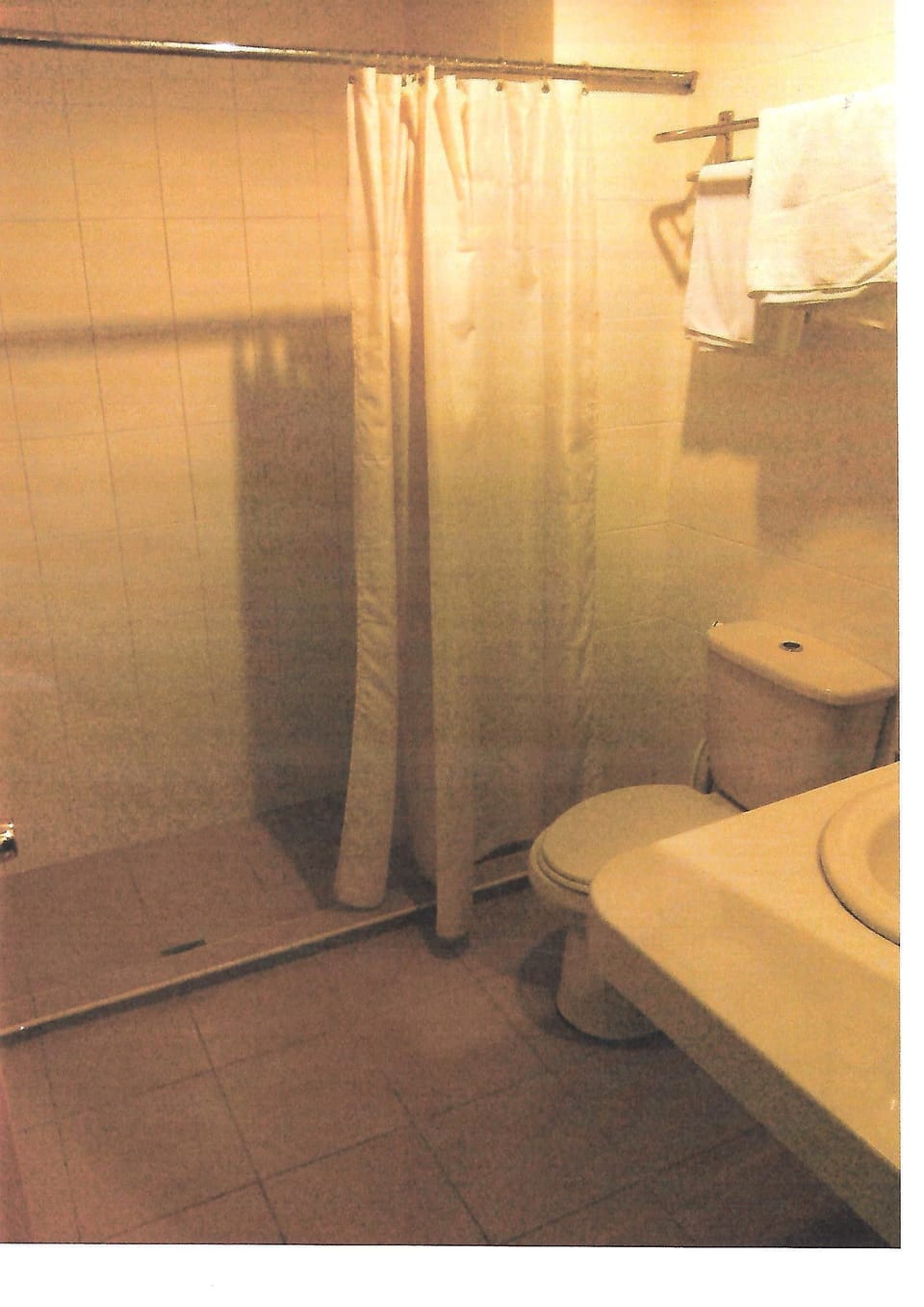 Standard Room | Bathroom | Shower, free toiletries, hair dryer, slippers