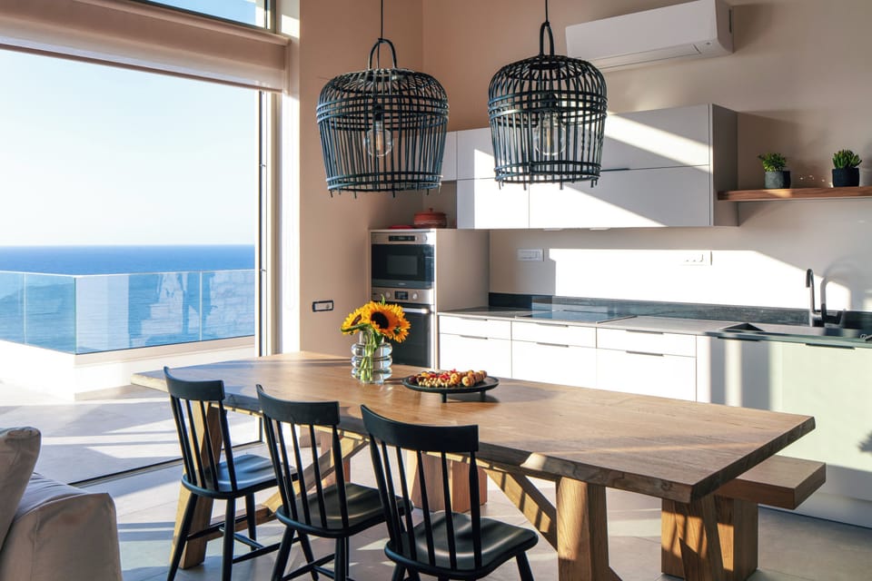 Fully equipped kitchen with the branded appliances