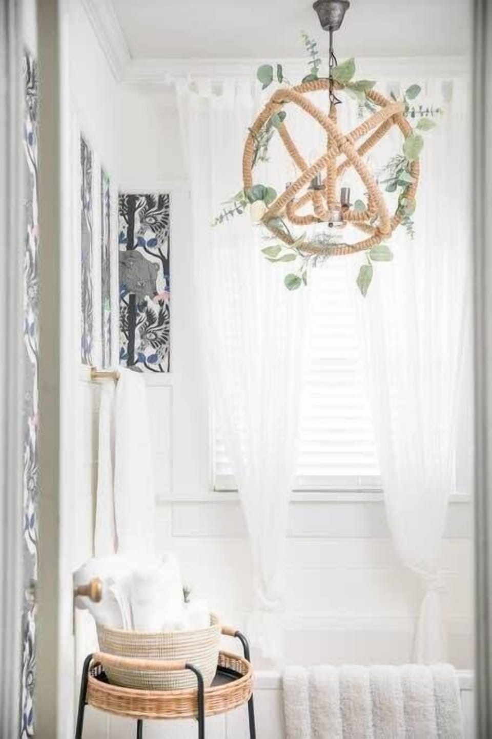 EN-SUITE BATHROOM