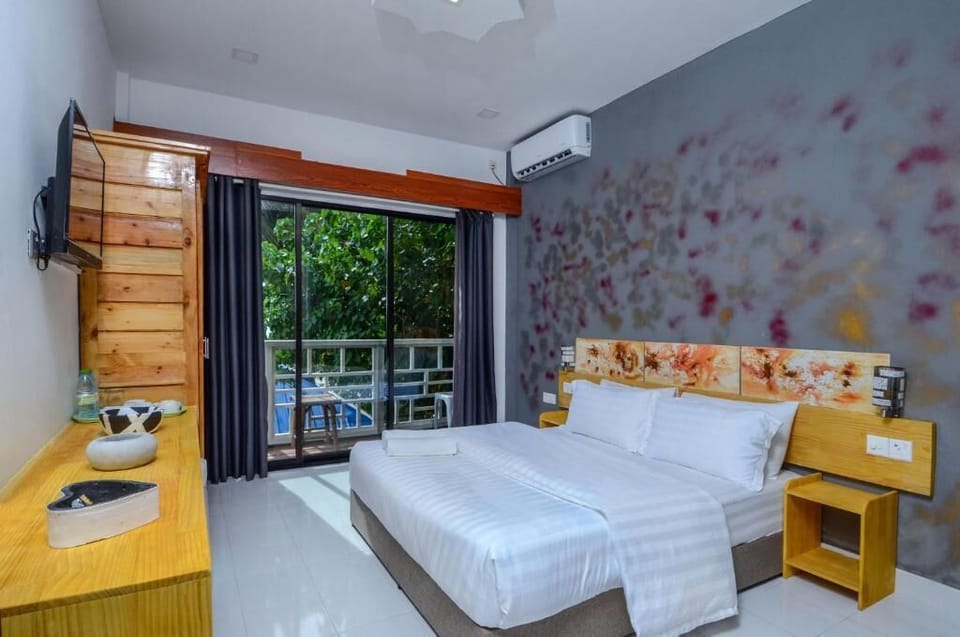 Desk, free WiFi, bed sheets, wheelchair access