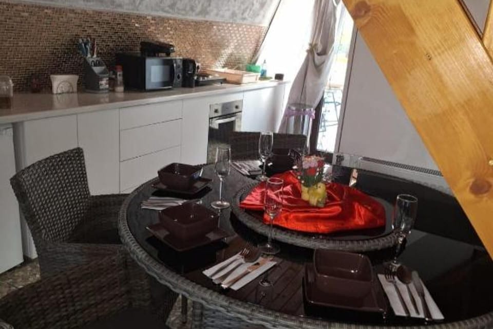 Cabin | Dining