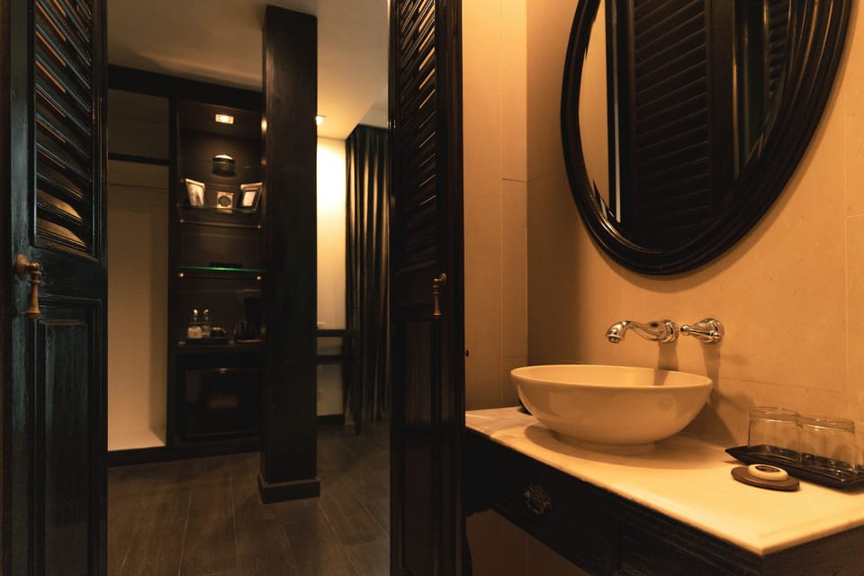 Shower, free toiletries, hair dryer, bathrobes
