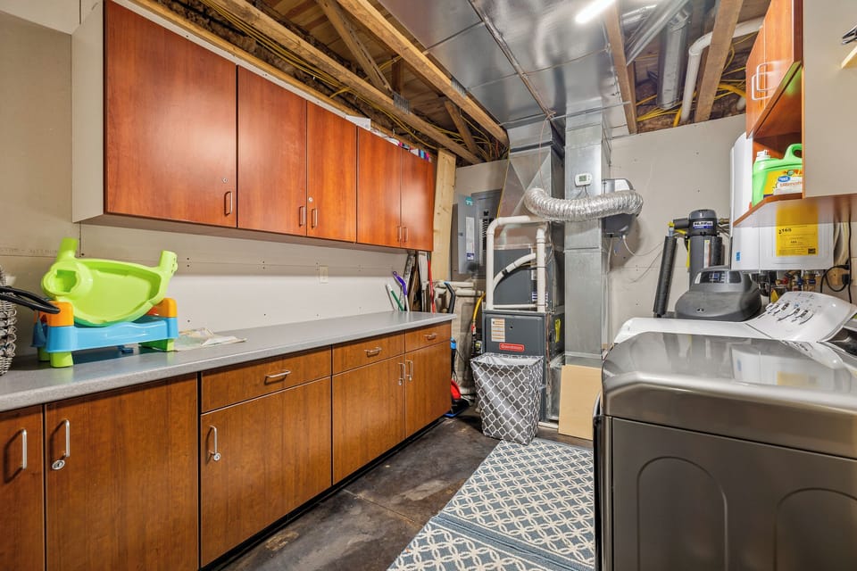Lower level laundry