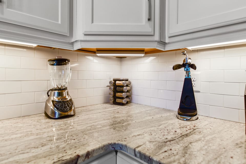 This kitchen is fully furnished.