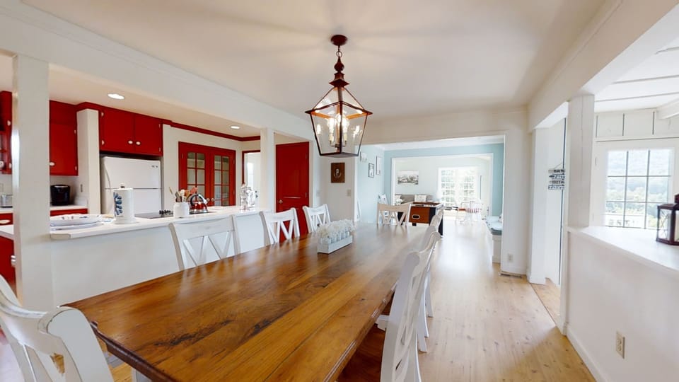 House, 2 Bedrooms | Private kitchen | Fridge, oven, coffee/tea maker, toaster