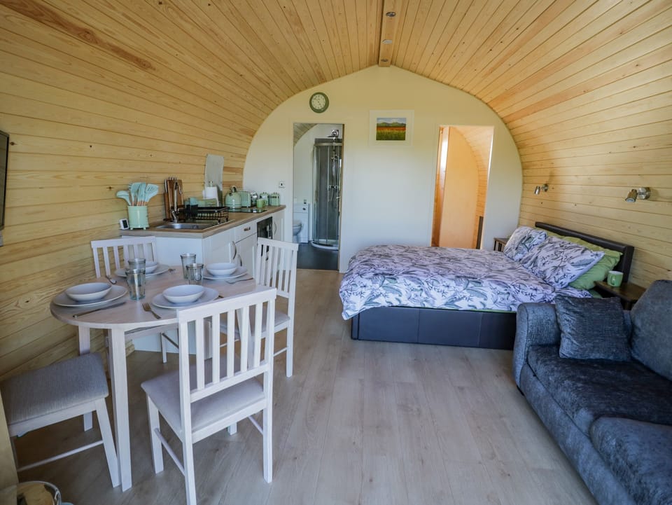 1 bedroom, individually decorated, individually furnished, free WiFi