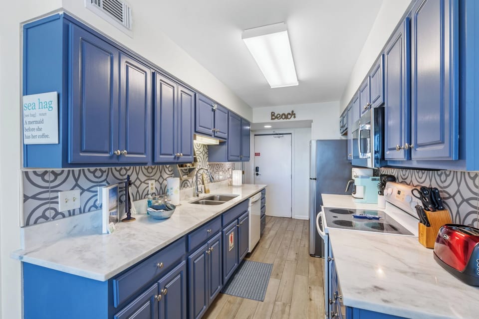 Fully stocked Kitchen
