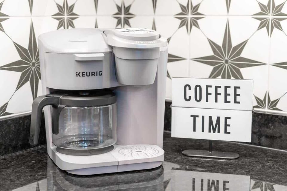 Keurig coffee for cups and brewed hot coffee