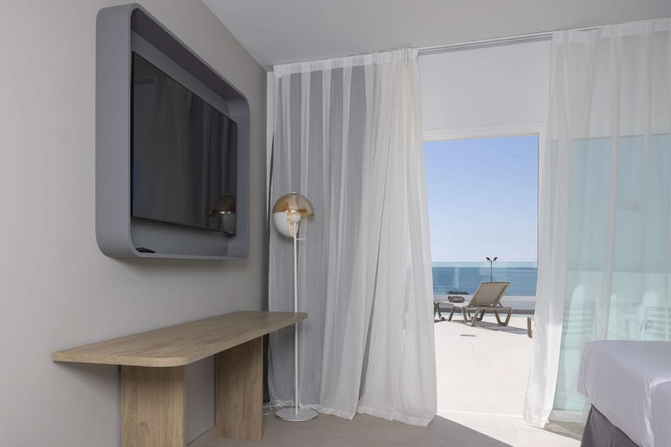 Suite, Sea View (Ocean Front) | Beach/ocean view