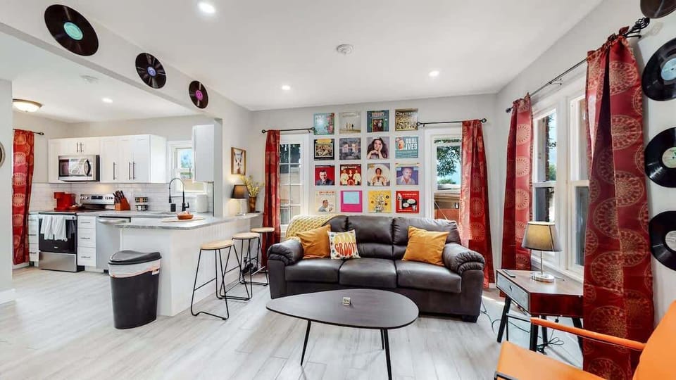 A bright and open space, perfect for relaxing and gathering with loved ones.