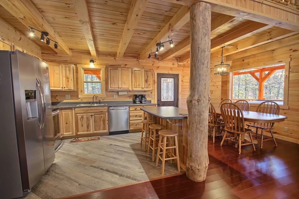 Kitchen, Breakfast Bar, Dining Area