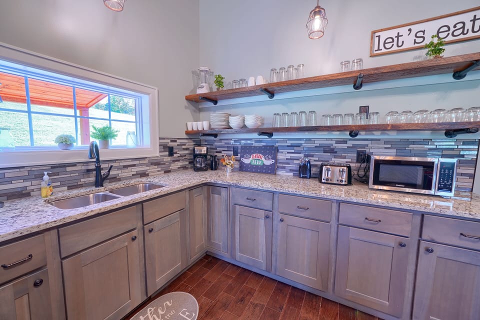 Full Kitchen details