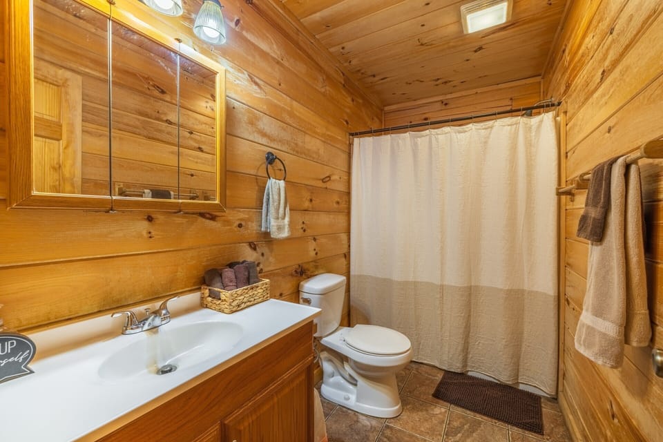 Full Bathroom 1, Lower Level