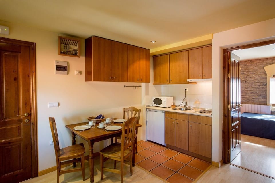 Comfort Studio Suite, 2 Bedrooms | WiFi (free), bed sheets