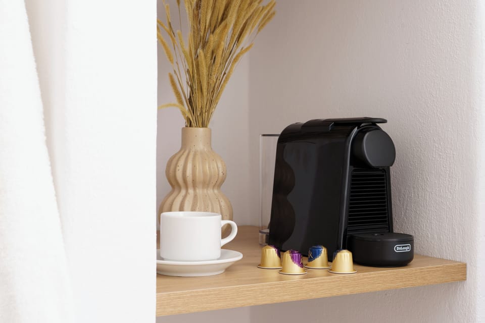 Suite | In-room safe, soundproofing, iron/ironing board, free WiFi