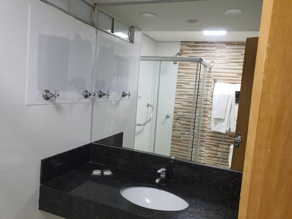 Shower, towels