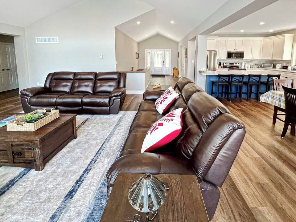 Family Room 3