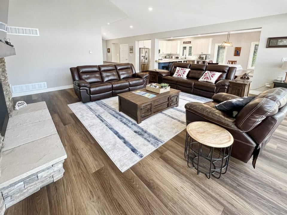 Family Room 6