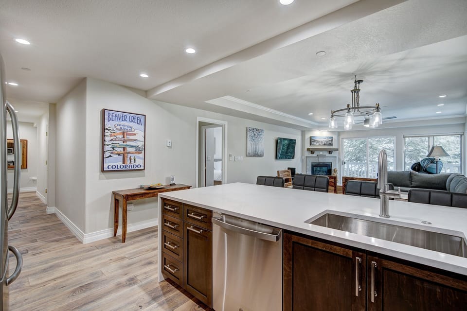 Flooring, Room, Indoors, Kitchen, Floor