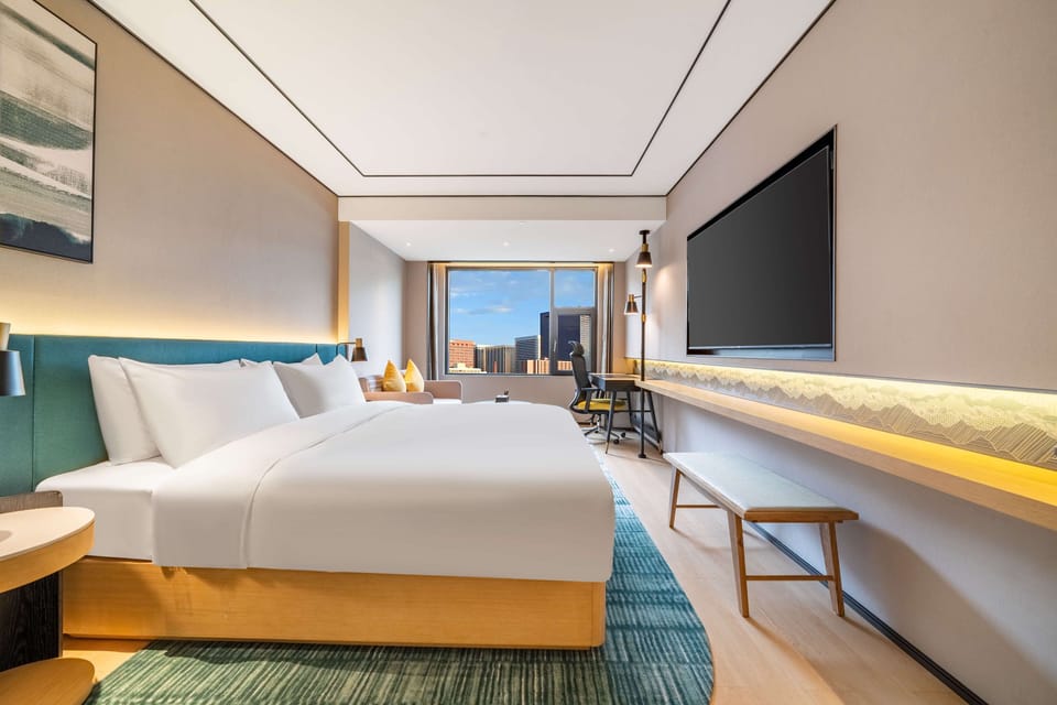 Room, 1 King Bed | Premium bedding, desk, blackout drapes, soundproofing