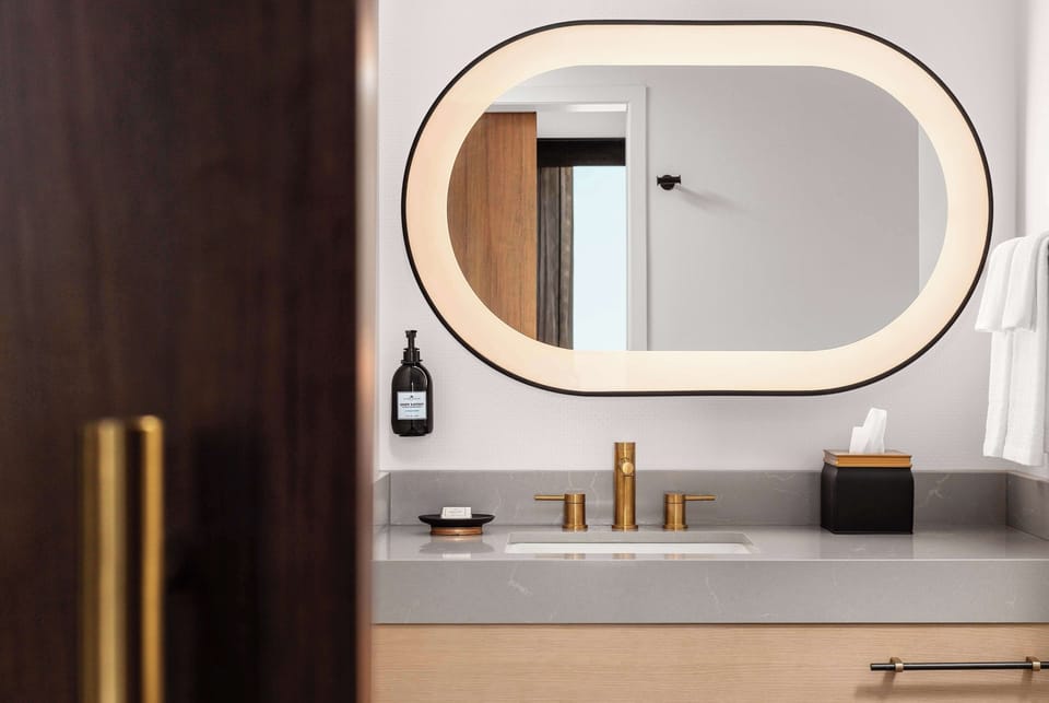 Rainfall showerhead, free toiletries, hair dryer, towels