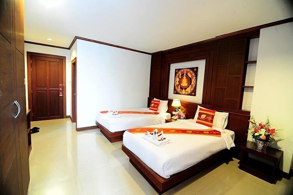 Superior Room | In-room safe, desk, blackout drapes, WiFi (free)