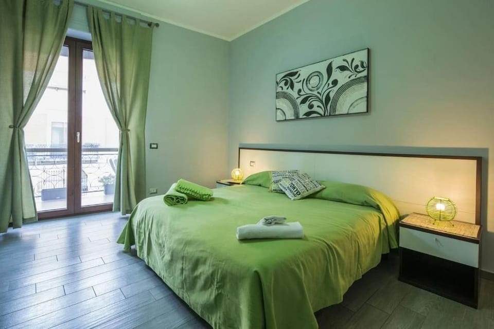 Camera Superior con balcone | Frette Italian sheets, memory foam beds, desk, blackout drapes