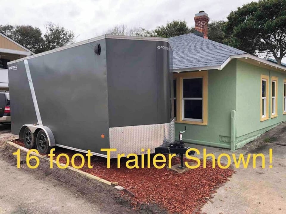 Parking to fit a trailer up to 19 feet! The parking spot is now gravel.