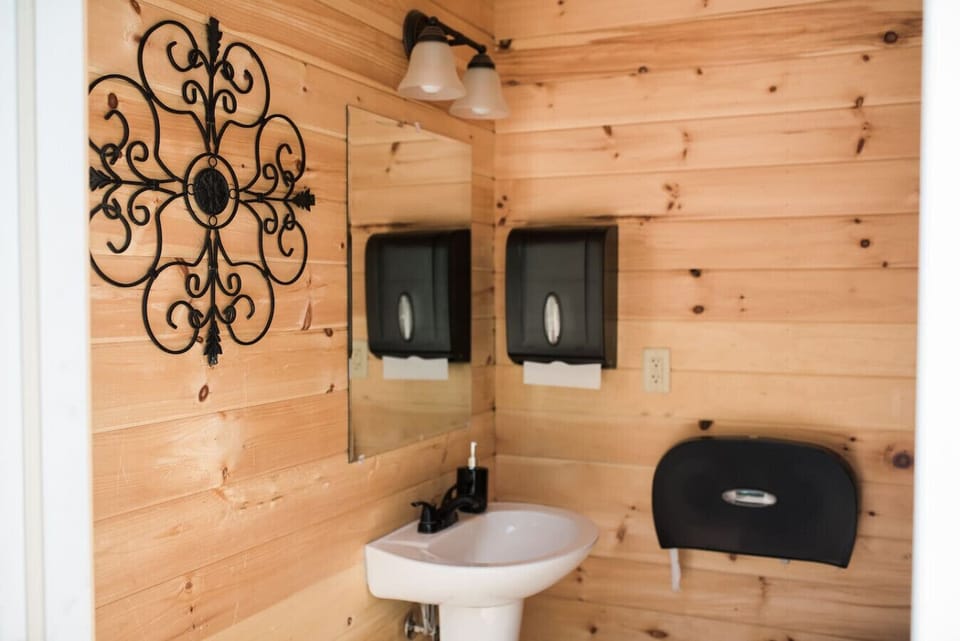 Indoor restroom 1 (women)