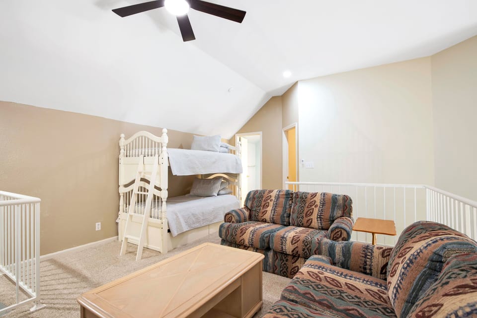 Twin bunk bed Loft