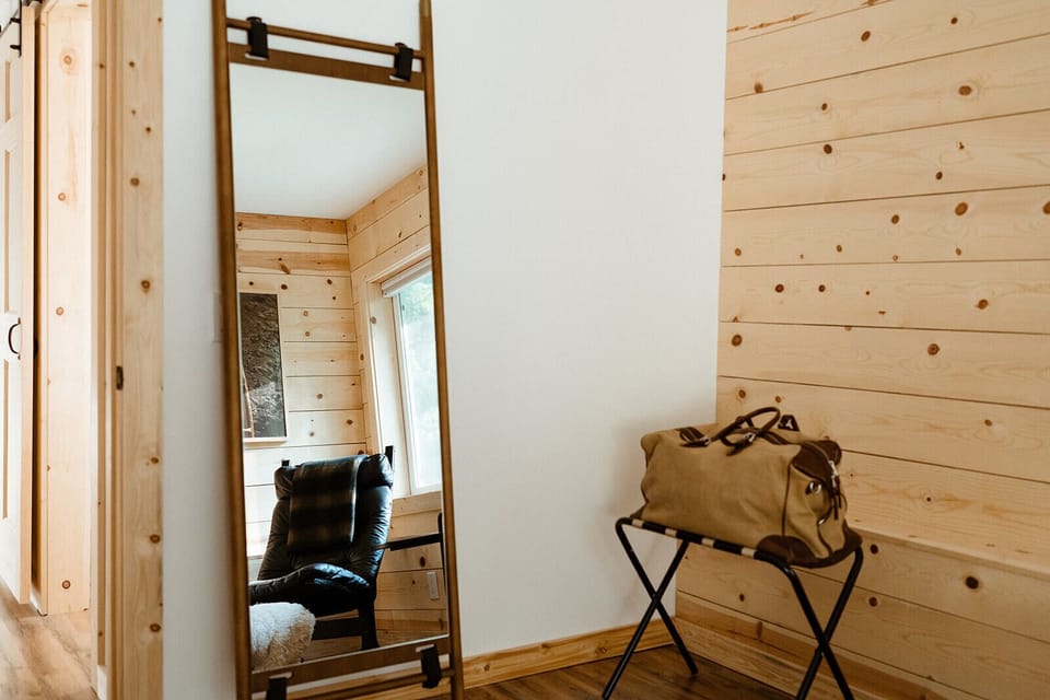 Secondary Bedroom (2)