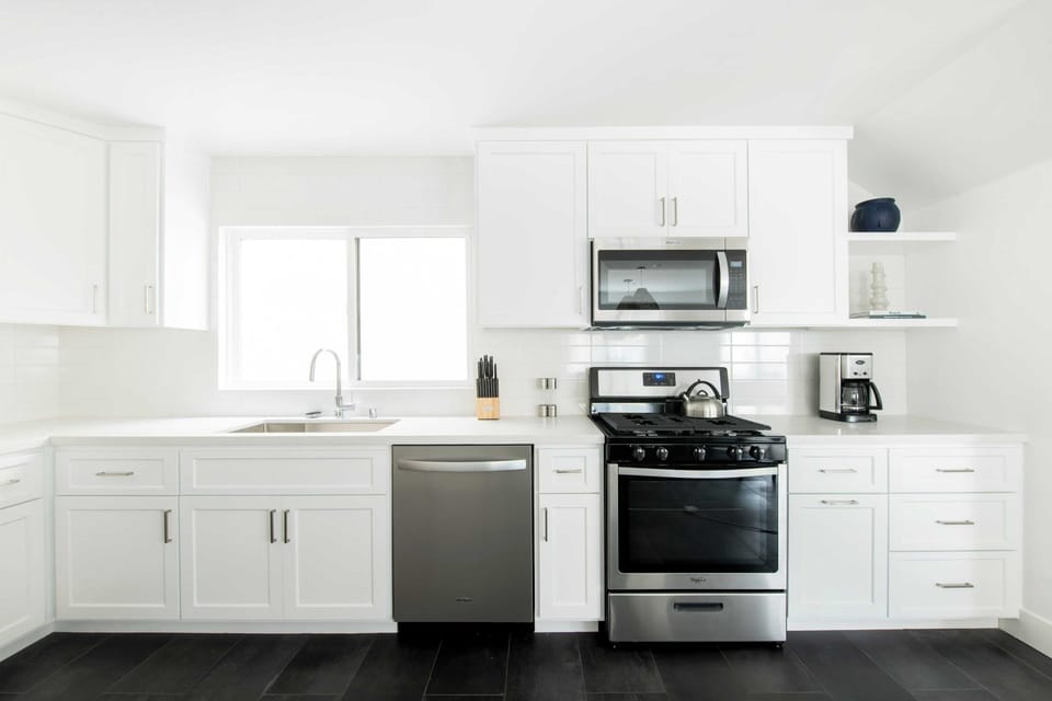 House (6 Bedrooms) | Interior